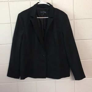 Evan Piccone’s Women’s Suit Jacket